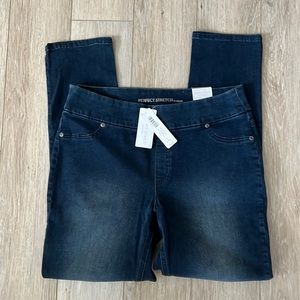 Chico’s 1 (size 8) Perfect Stretch Jegging